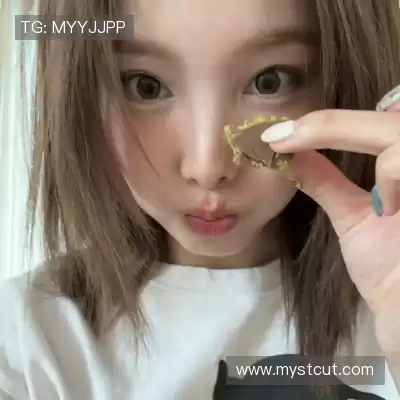 龙含雅